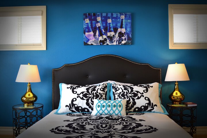 Room 5 of 82