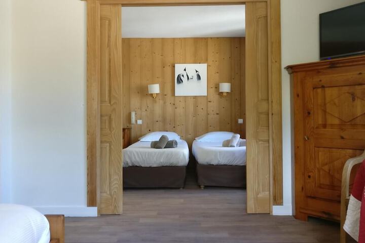 Room 11 of 53