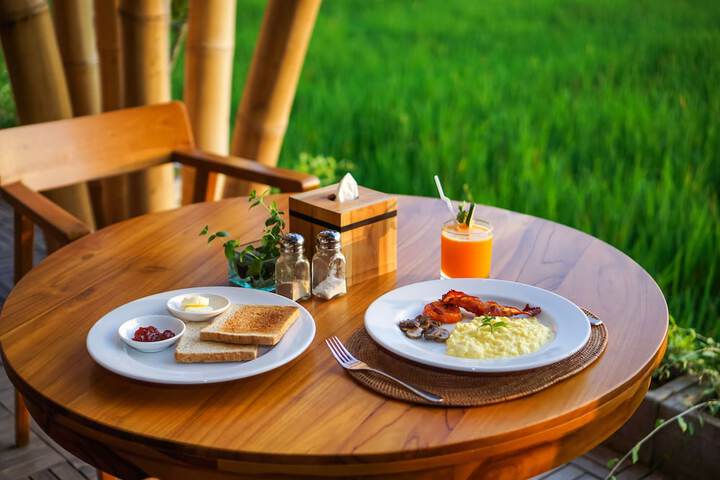 Breakfast/Coffee Service 99 of 124