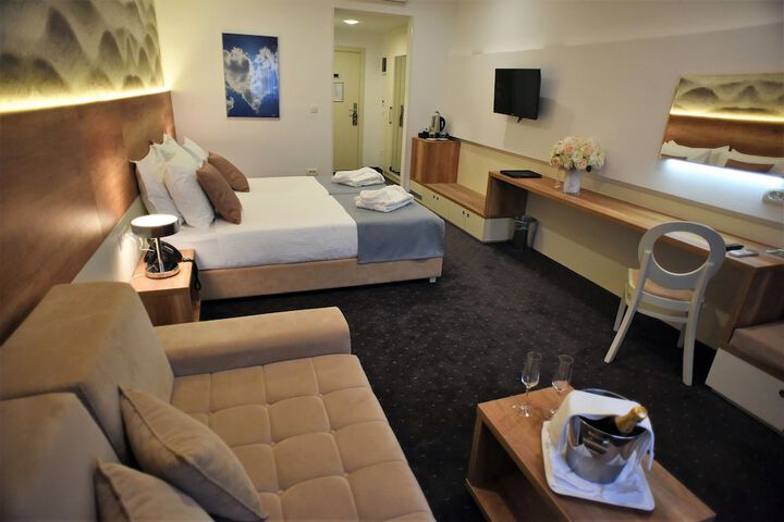 Room 11 of 81
