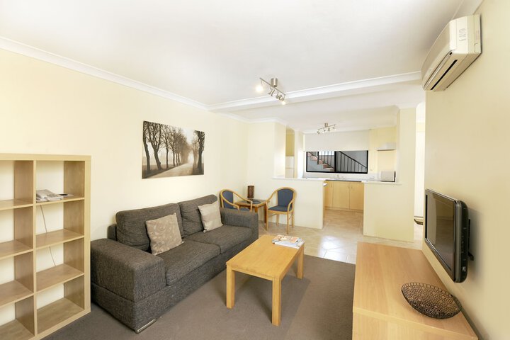 Room 16 of 35