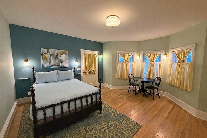 Room 62 of 128