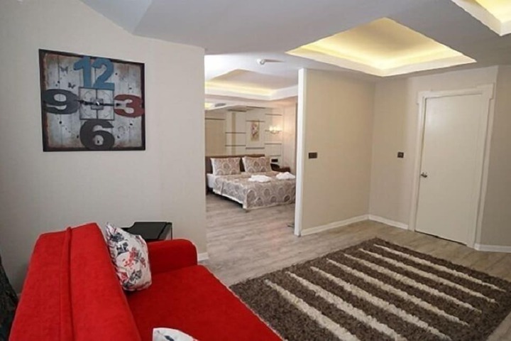 Room 12 of 31