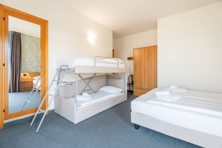 Room 55 of 104