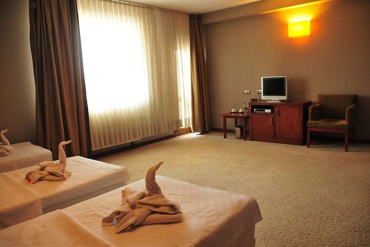 Room 27 of 93