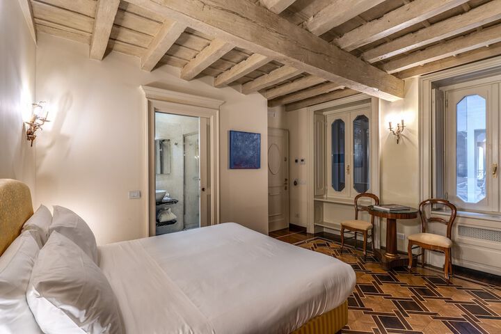 Room 3 of 32