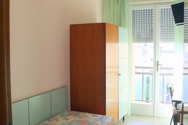 Room 11 of 46