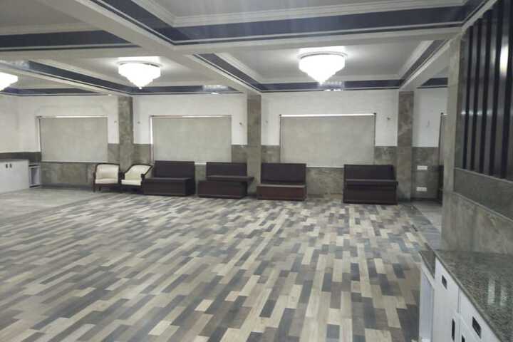 Room 33 of 77
