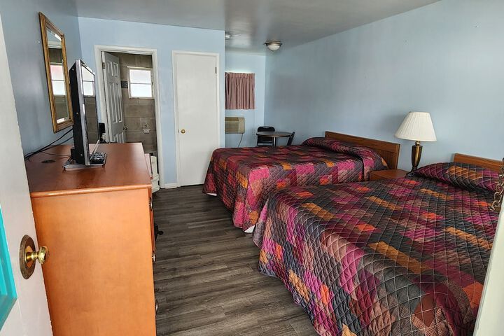 Room 3 of 28