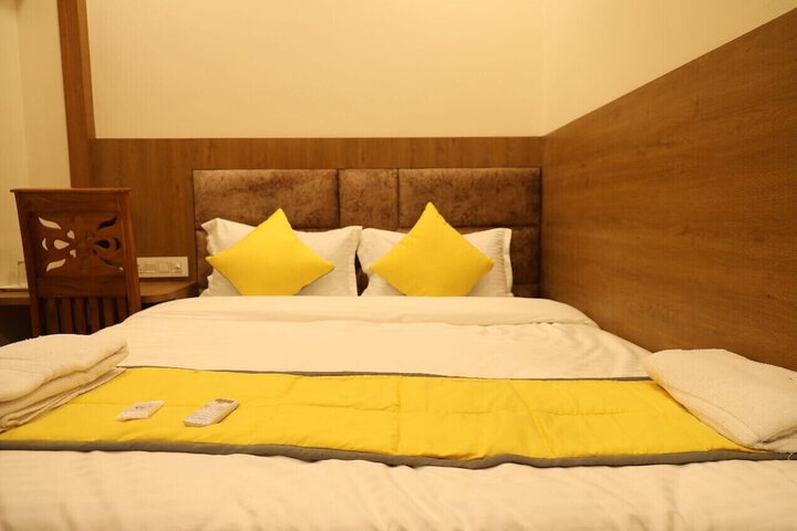 Room 2 of 30