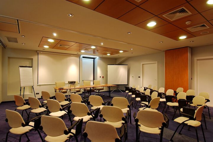 Business Center 57 of 66