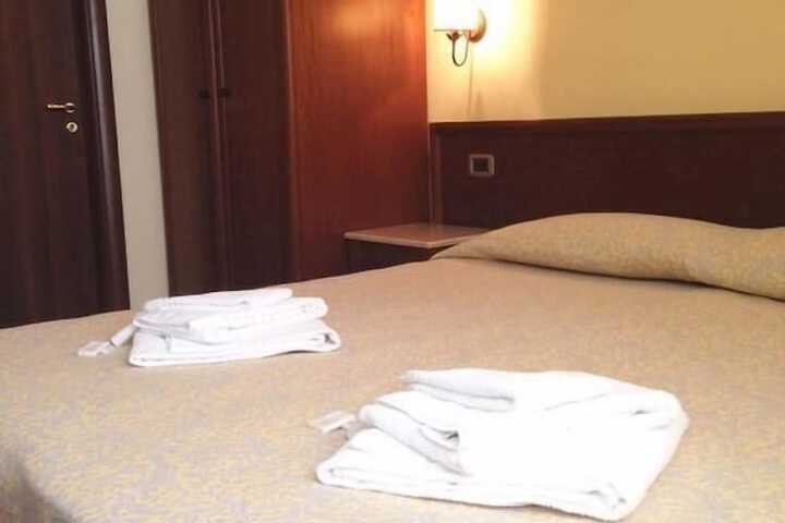 Room 8 of 15