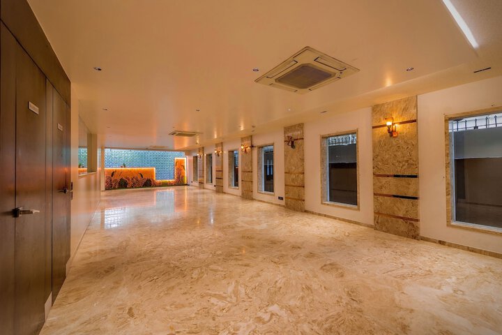 Ballroom/Hall 33 of 46