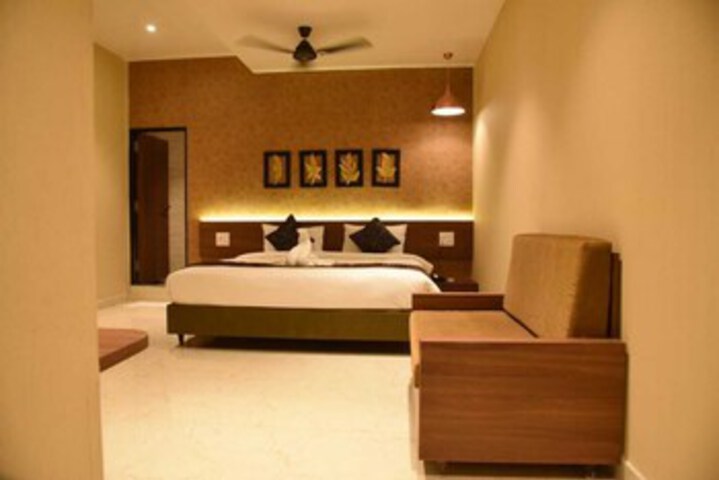 Room 33 of 54