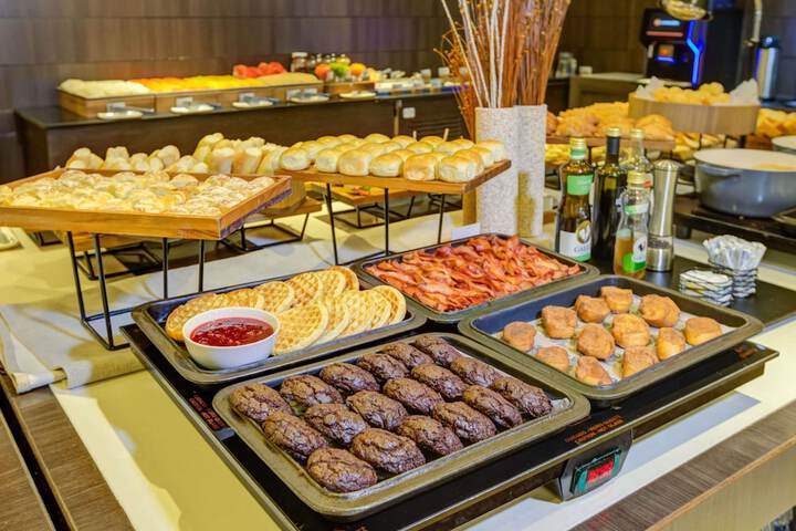 Breakfast/Coffee Service 85 of 150