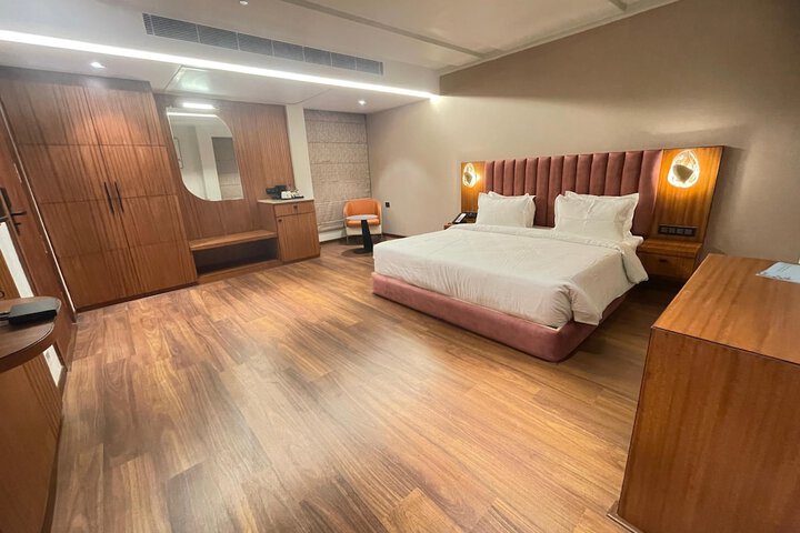 Room 9 of 53