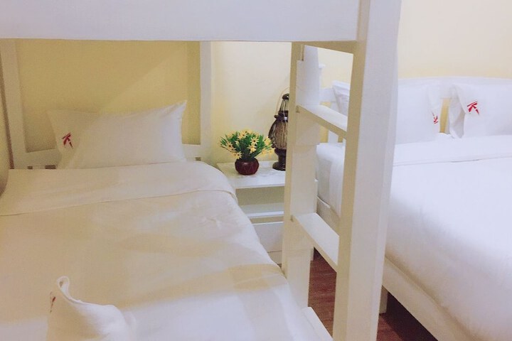 Room 17 of 65