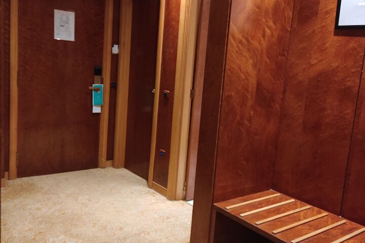 Room 17 of 47