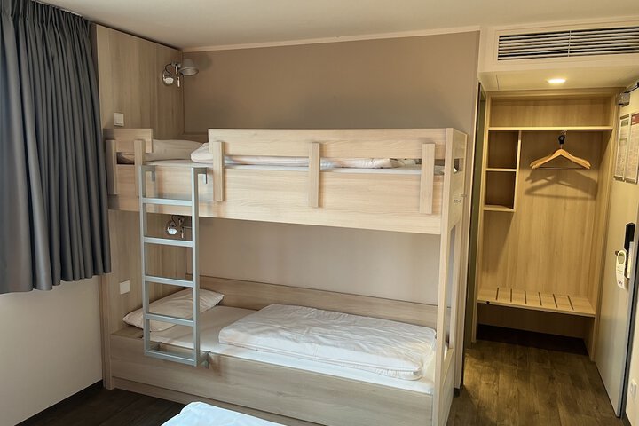 Room 6 of 23