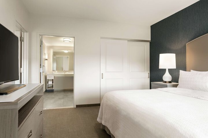 1 King Bed Studio Suite (10 of 21)