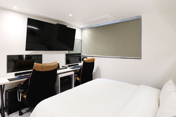 Room 30 of 50