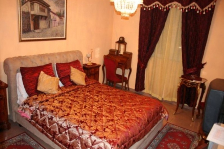 Room 2 of 3