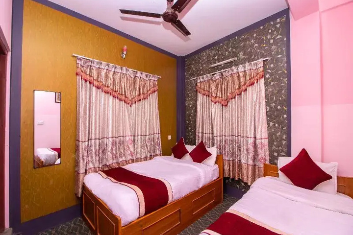 Room 4 of 12