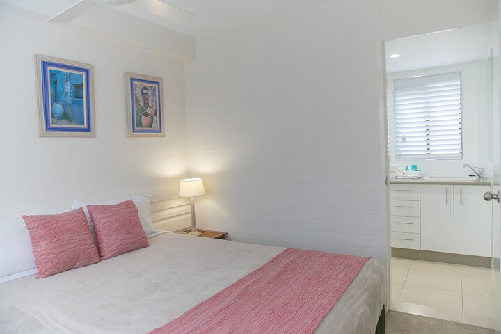 Room 5 of 109