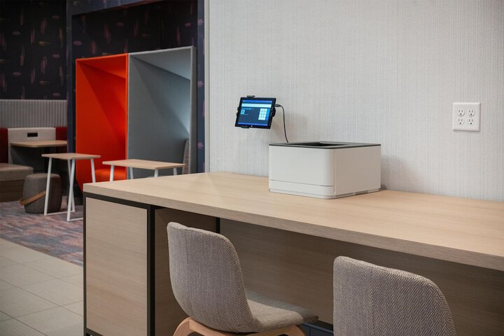 Business Center 34 of 38