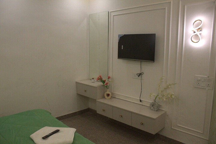 Room 9 of 67
