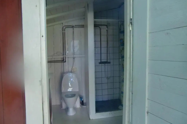 Room 6 of 10