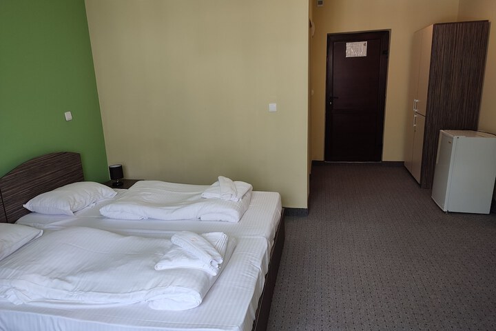 Room 10 of 62