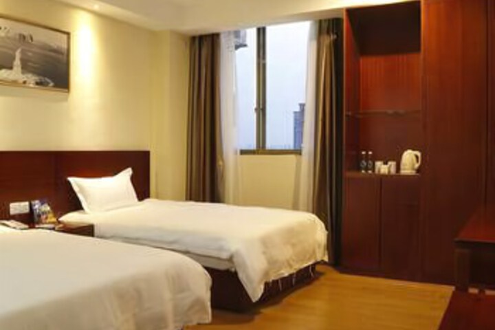 Room 7 of 7