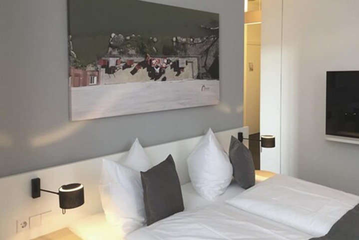 Room 11 of 30