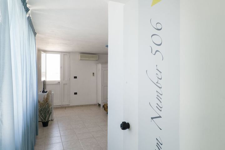 Room 51 of 60