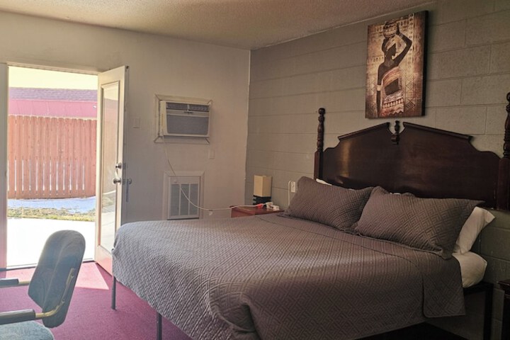 Room 4 of 30