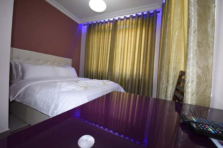 Room 15 of 139