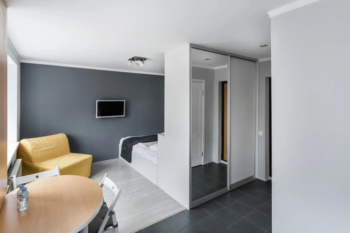 Room 6 of 27