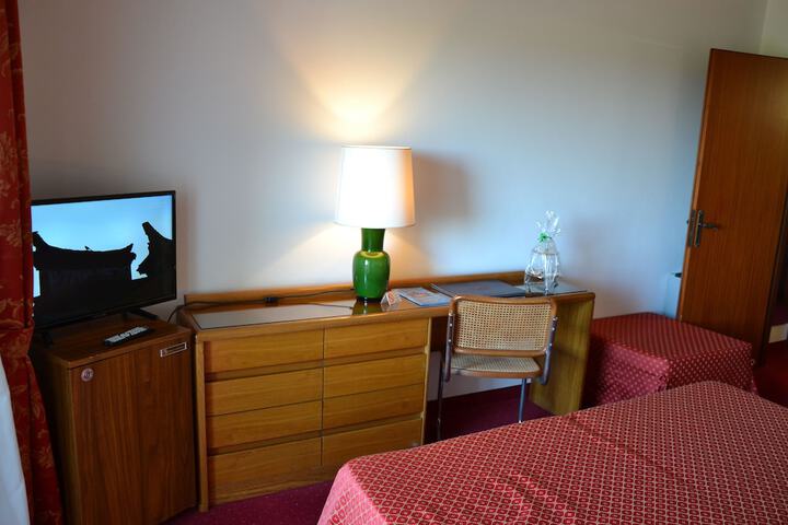 Room 30 of 53