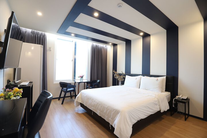 Room 53 of 87