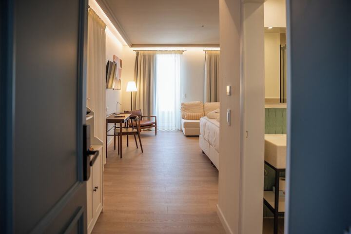 Room 21 of 182