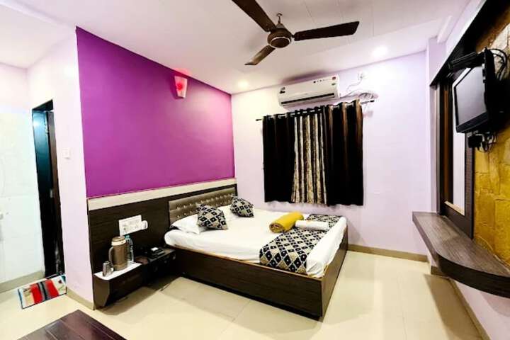 Room 8 of 21