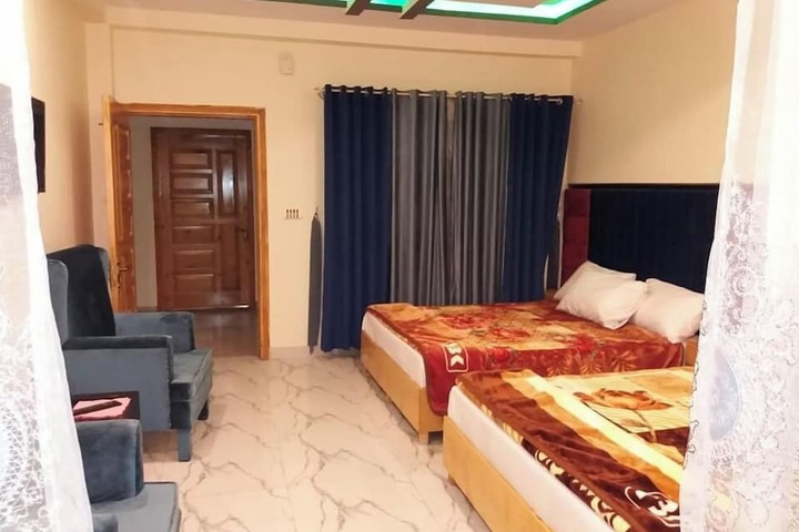 Room 3 of 8