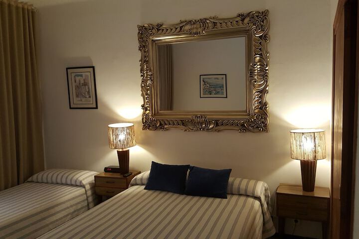 Room 9 of 48