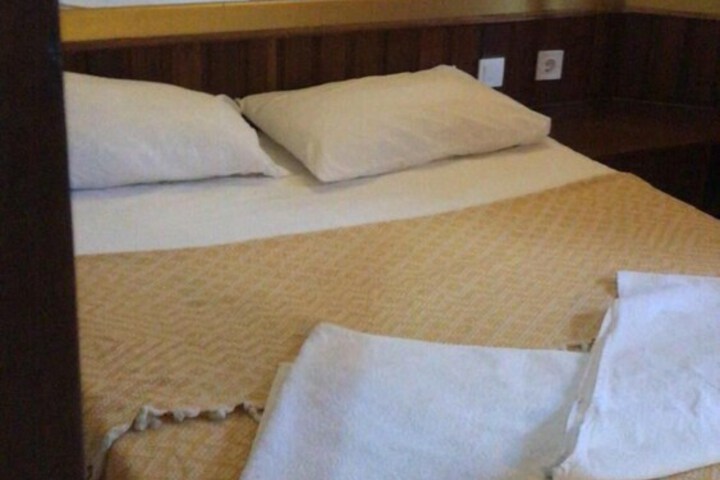 Room 5 of 17