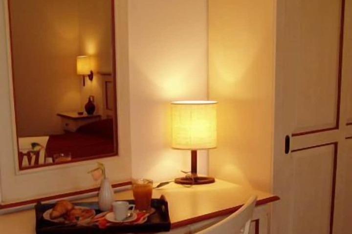 Room 10 of 41