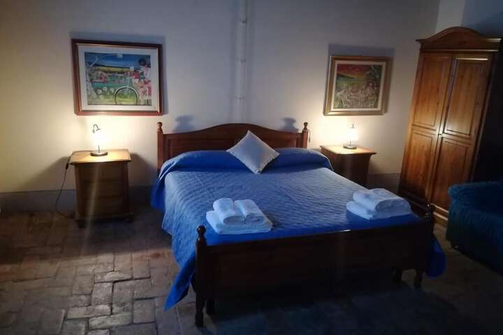 Room 11 of 41