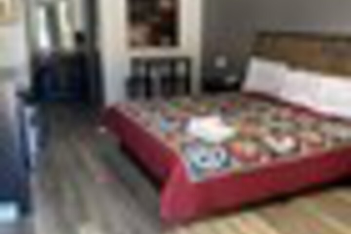 Room 32 of 96