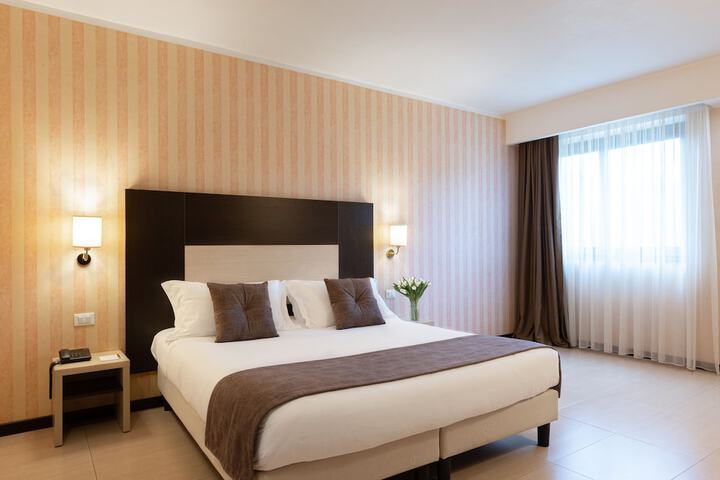 Room 17 of 190