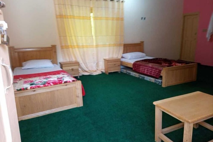 Room 13 of 28